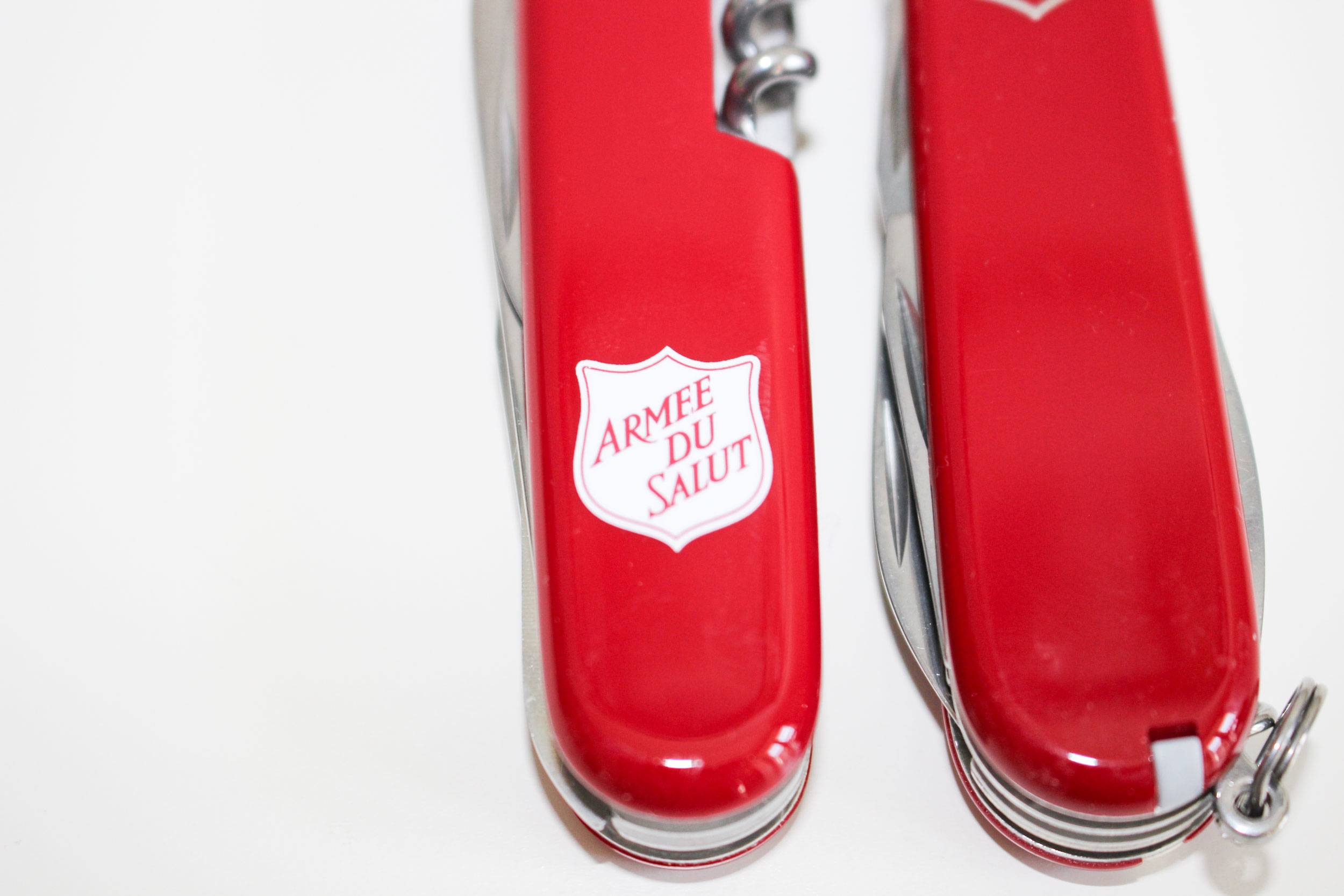 Sackmesser Camper Red Shield