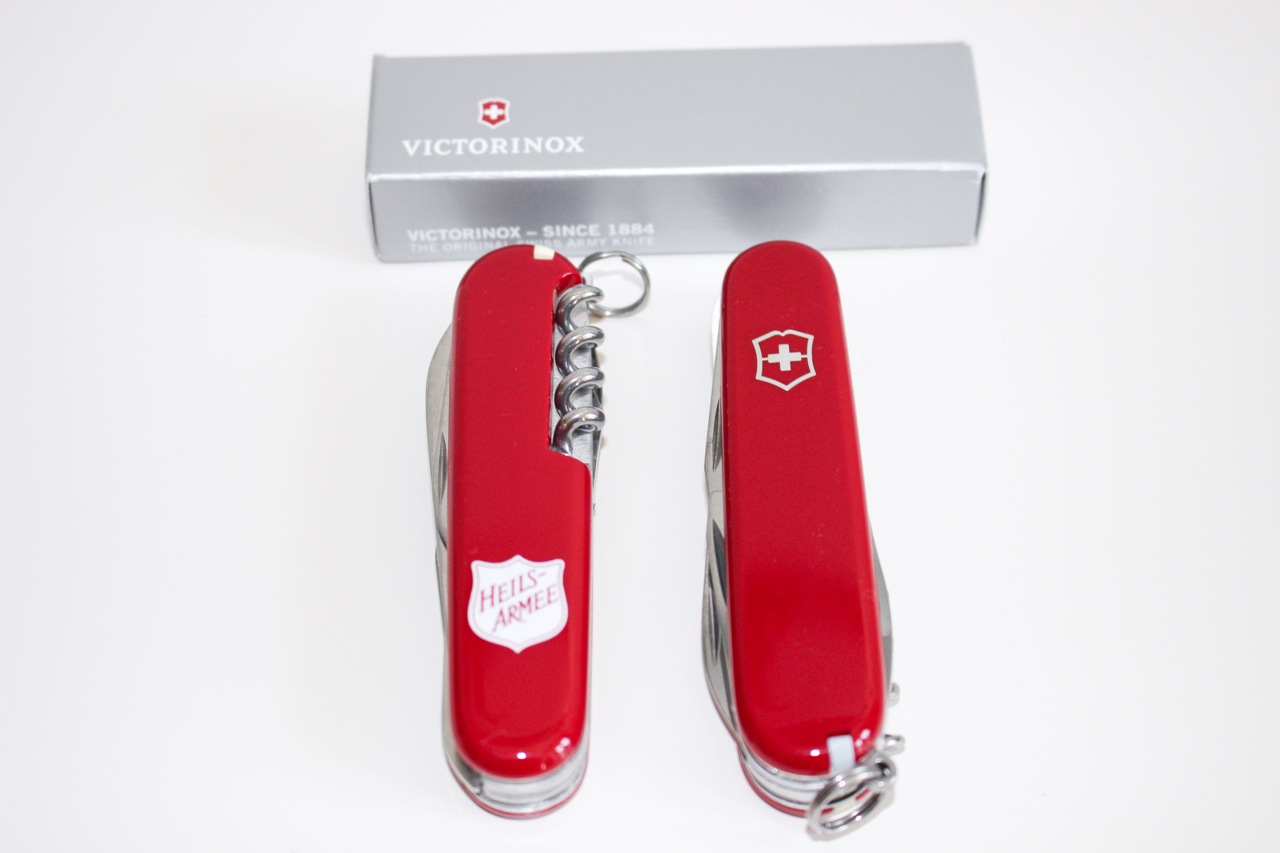 Sackmesser Camper Red Shield