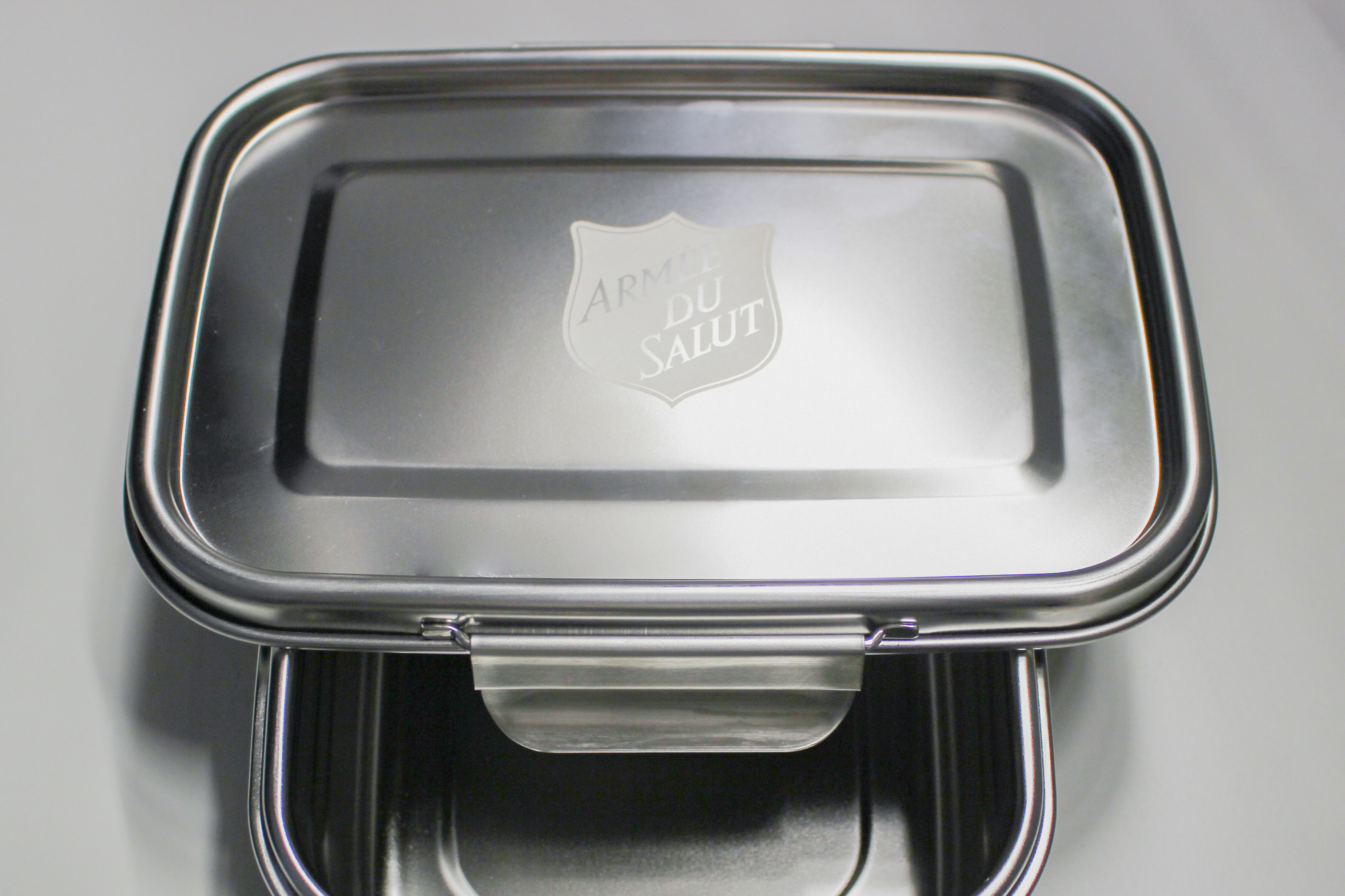 Lunchbox Steel mit Red Shield Gravur