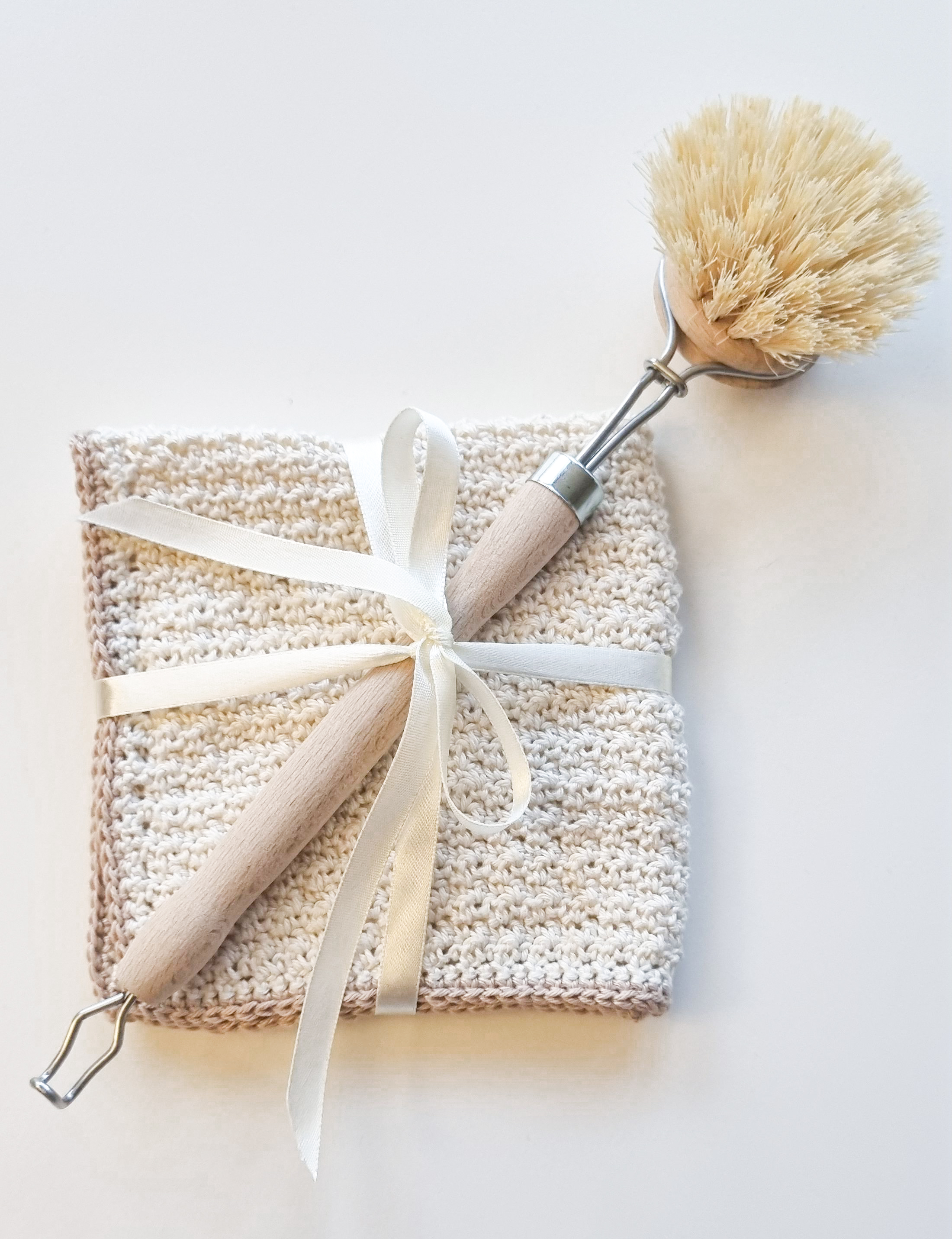 Lavette avec brosse de nettoyage