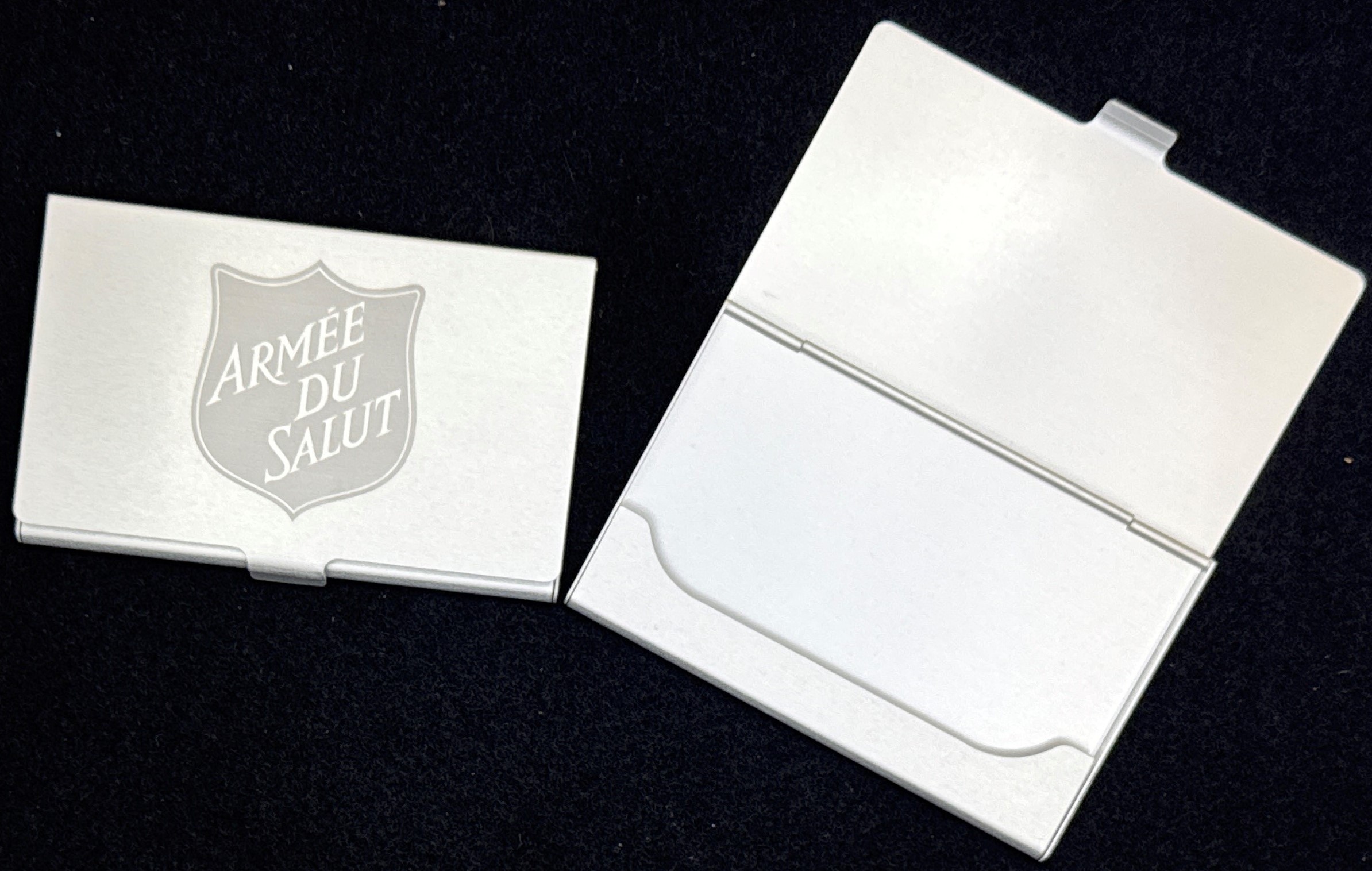 Étui pour cartes de visite avec gravure Red Shield
