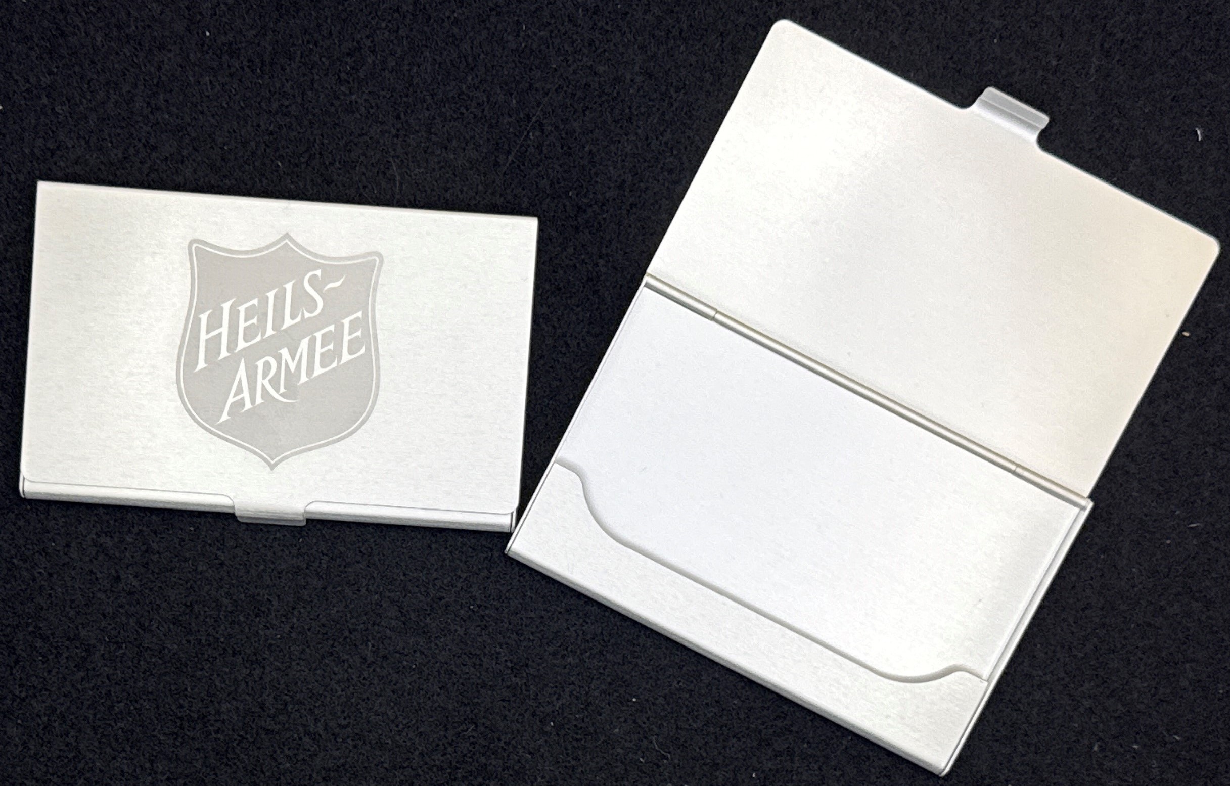 Étui pour cartes de visite avec gravure Red Shield